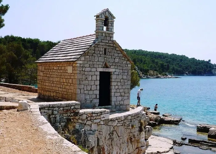 Deni Milna (Brac)