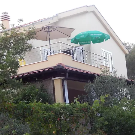 Deni 아파트 밀나